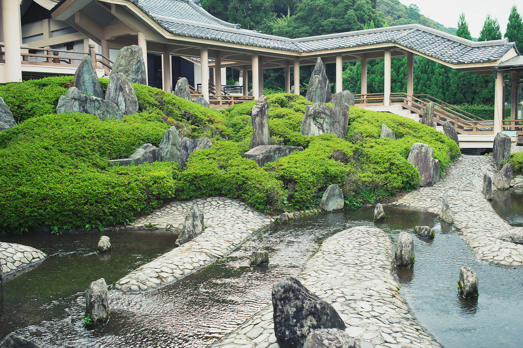 
          Garden photo of the Matsuo-taisha 2
      