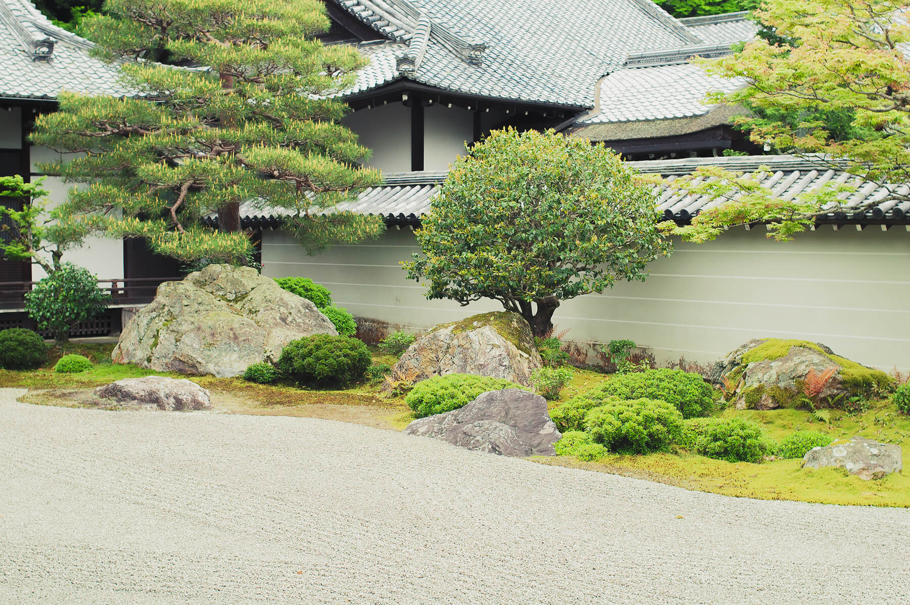 
          京都「南禅寺本坊」の庭園写真1
      