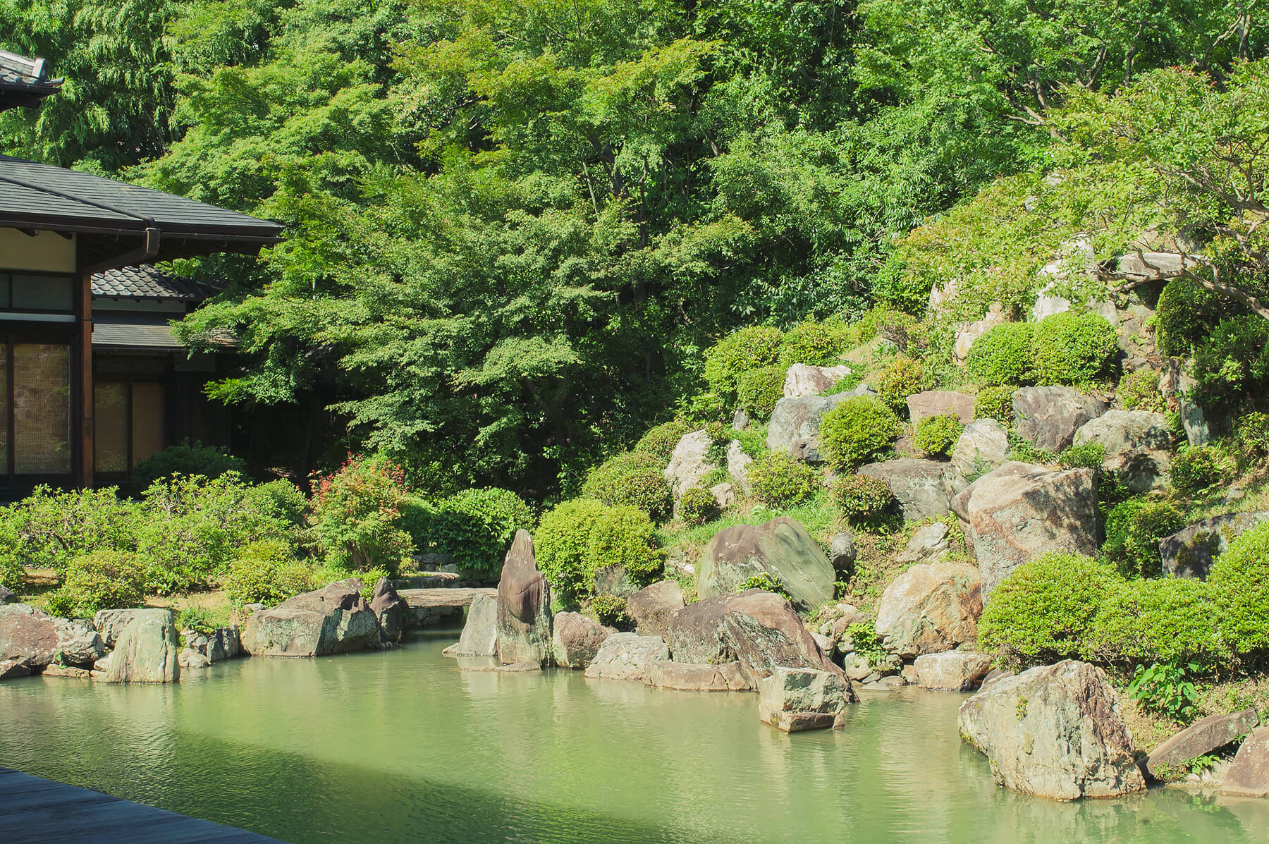 
          京都「智積院」の庭園写真1
      