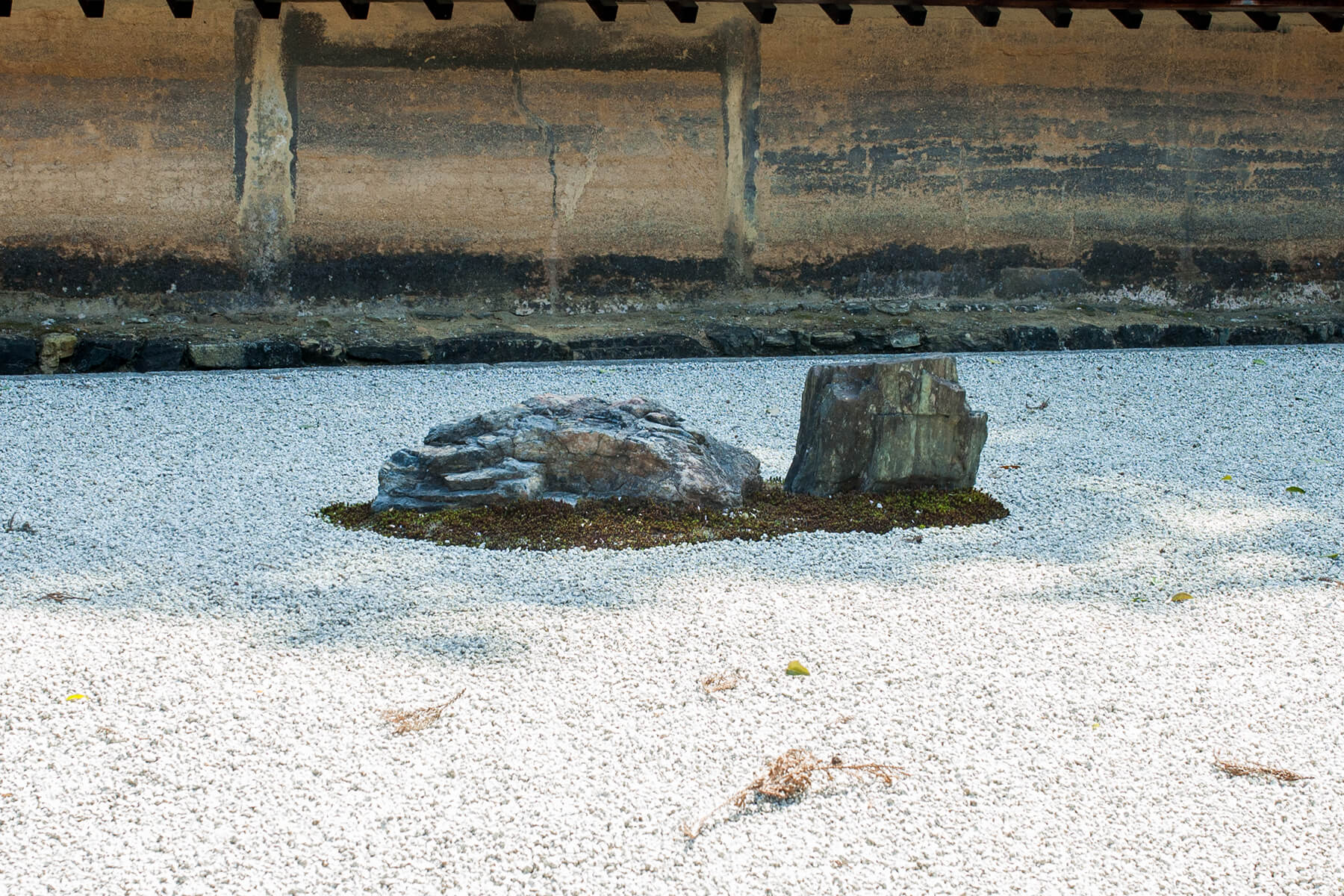 
          京都「龍安寺」の庭園写真5
      