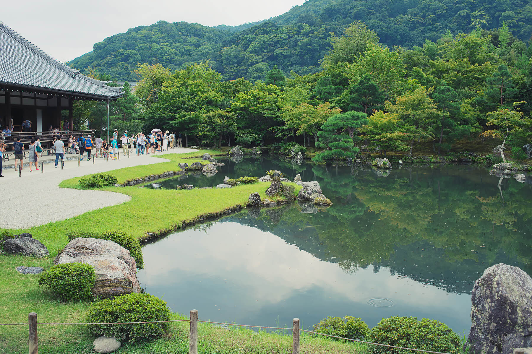 
          京都「天龍寺」の庭園写真4
      